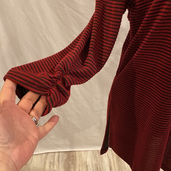 *4 for $20* tunic length cowl neck like new - Picture 3 of 11